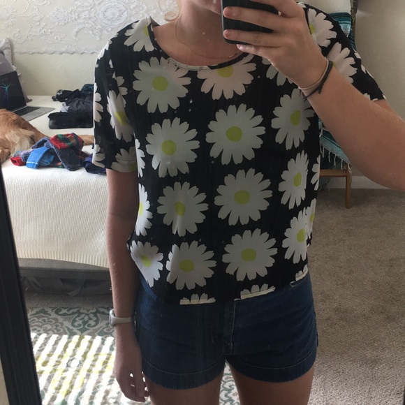 Size M Flower Blouse - Picture 3 of 3